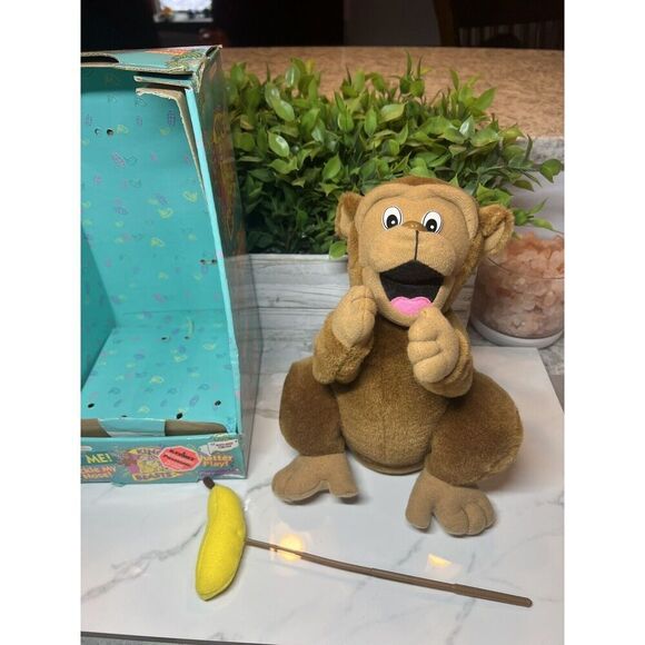Vintage 10" 1993 Trendmasters Plush Monkey With Banana 2 AA Required - Picture 6 of 8